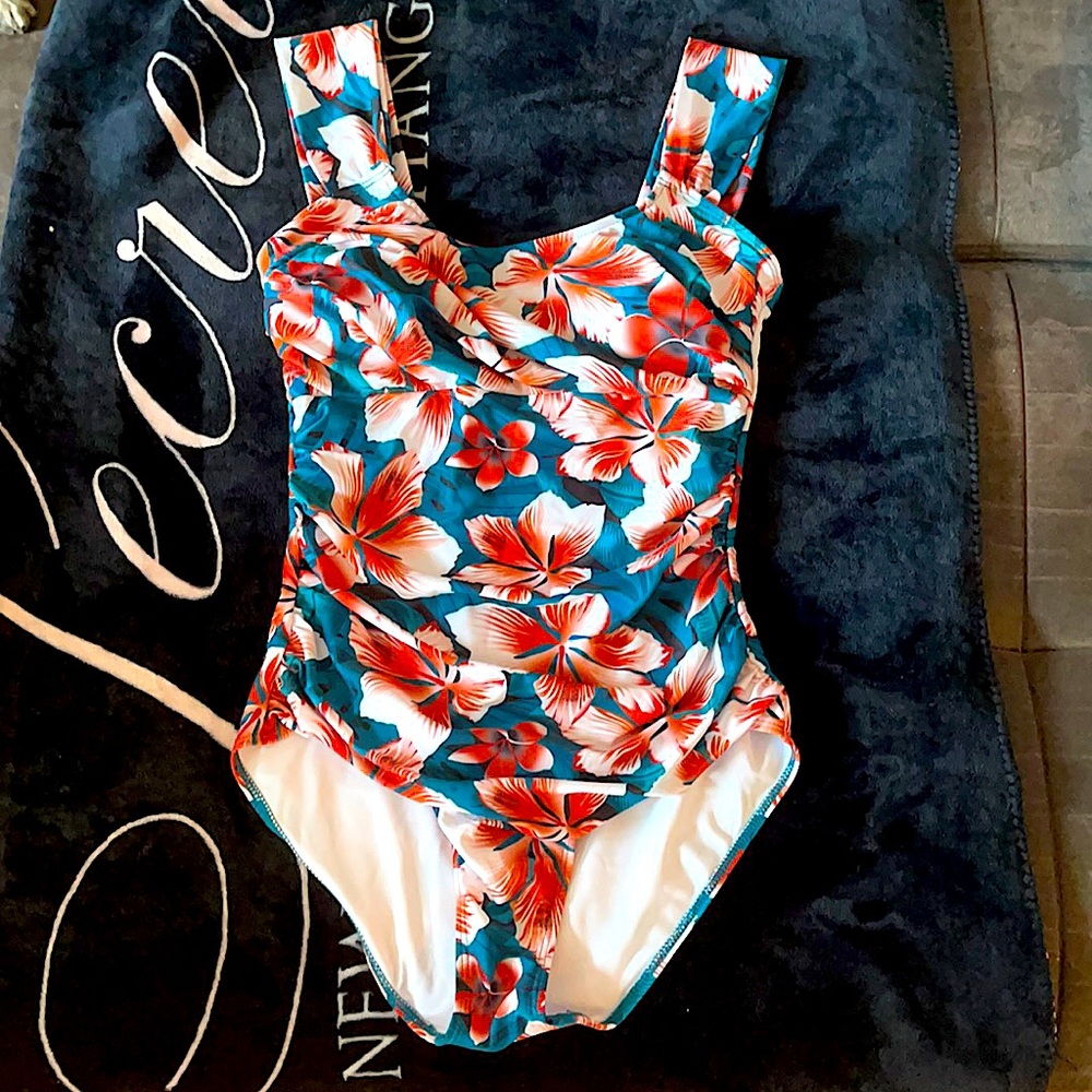 New Floral One Piece Swimsuit Bathing suit🩱🌸 - Picture 1 of 6